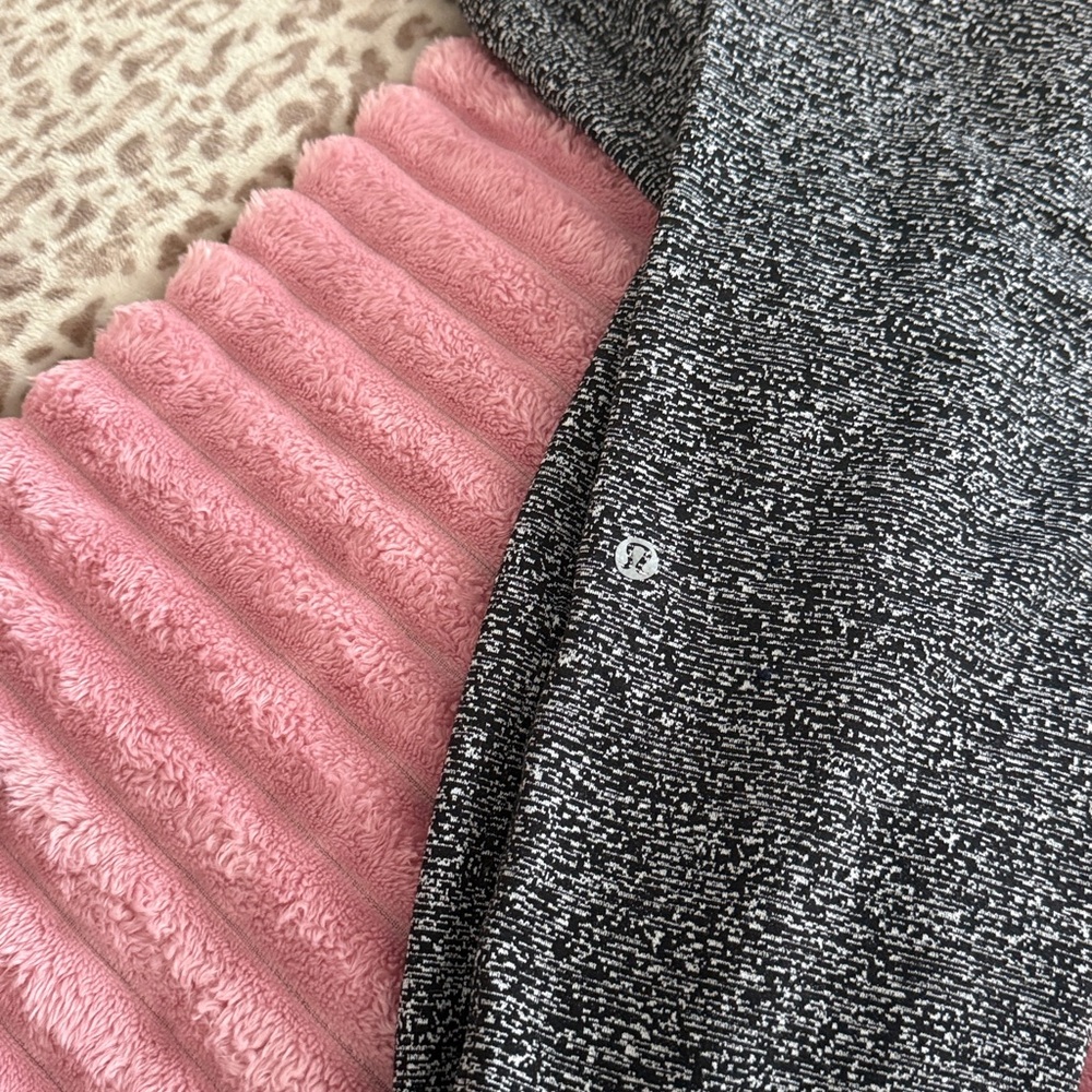 Lululemon - Picture 5 of 5